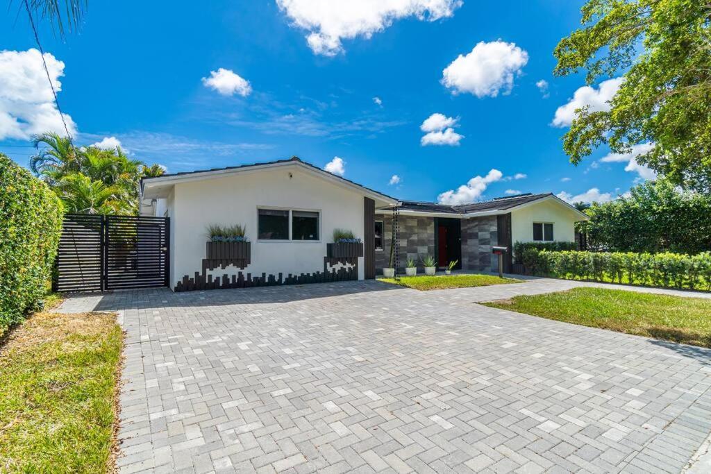 Spacious Modern 5br Heated Pool, 9mn To
